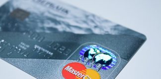 Pojištění k platebním kartám od Fio banky lze kompletně vyřídit online