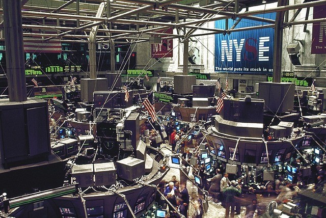 NYSE - obchodní parket burzy v New Yorku